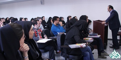 منع داشتن مسئولیت دولتی توسط استادان بازنشسته