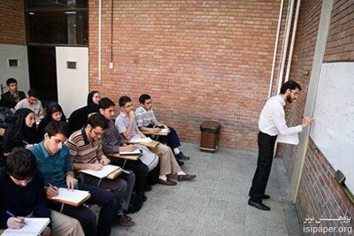 اعطای امتیاز یک مقطع تحصیلی بالاتر به خانواده شهدا