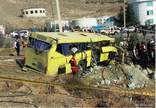 آمار دانشجویان کشته شده در حادثه واژگونی اتوبوس در دانشگاه علوم تحقیقات تهران