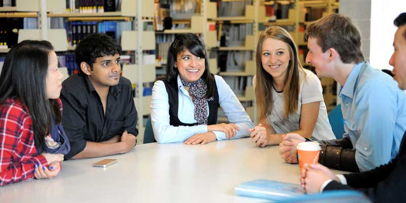 آیا دانشگاه های ایالات متحده هنوز هم سرمایه گذاری خوبی هستند؟